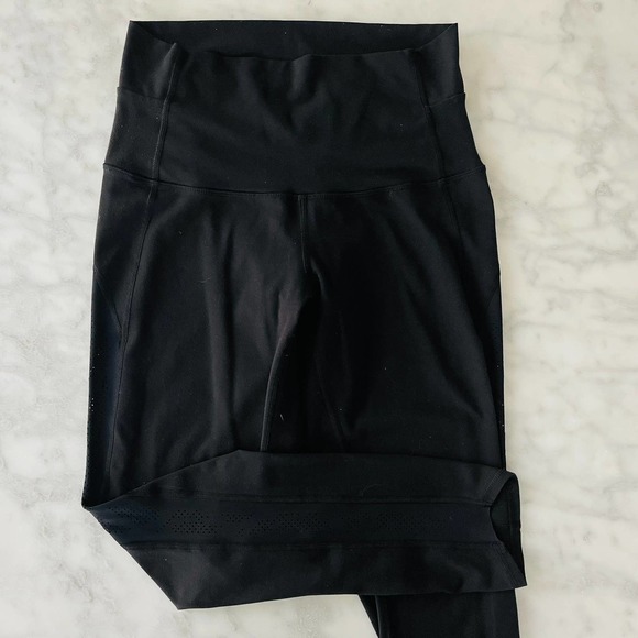 lululemon athletica Pants - Lululemon High Rise Crop Laser Cut 8 Compression Luon Gym Yoga Pilates Run